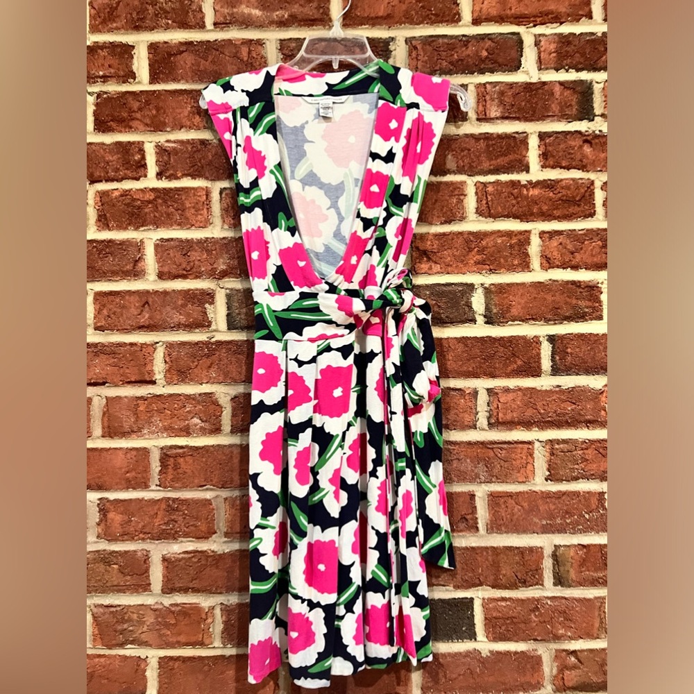 Gorgeous Diane von Furstenberg bright pink floral wrap dress